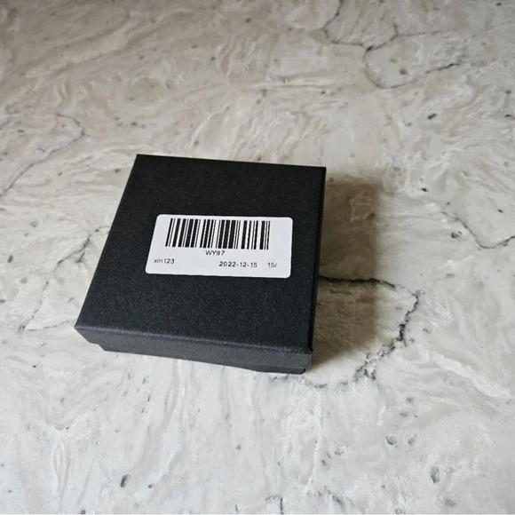 Golden Retriever Angel Wing Chain and Pendant - 2D Acrylic Charm Memorial - Picture 3 of 4